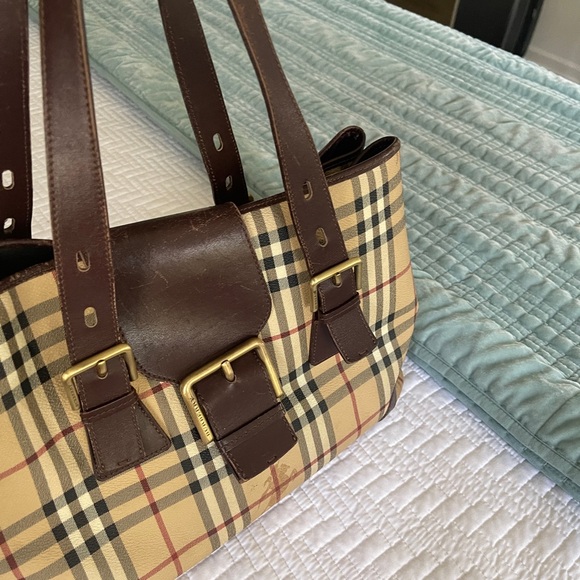 ***BURBERRY*** Classic Large tote with Buckle Bag 🩵 💙 - Picture 4 of 11